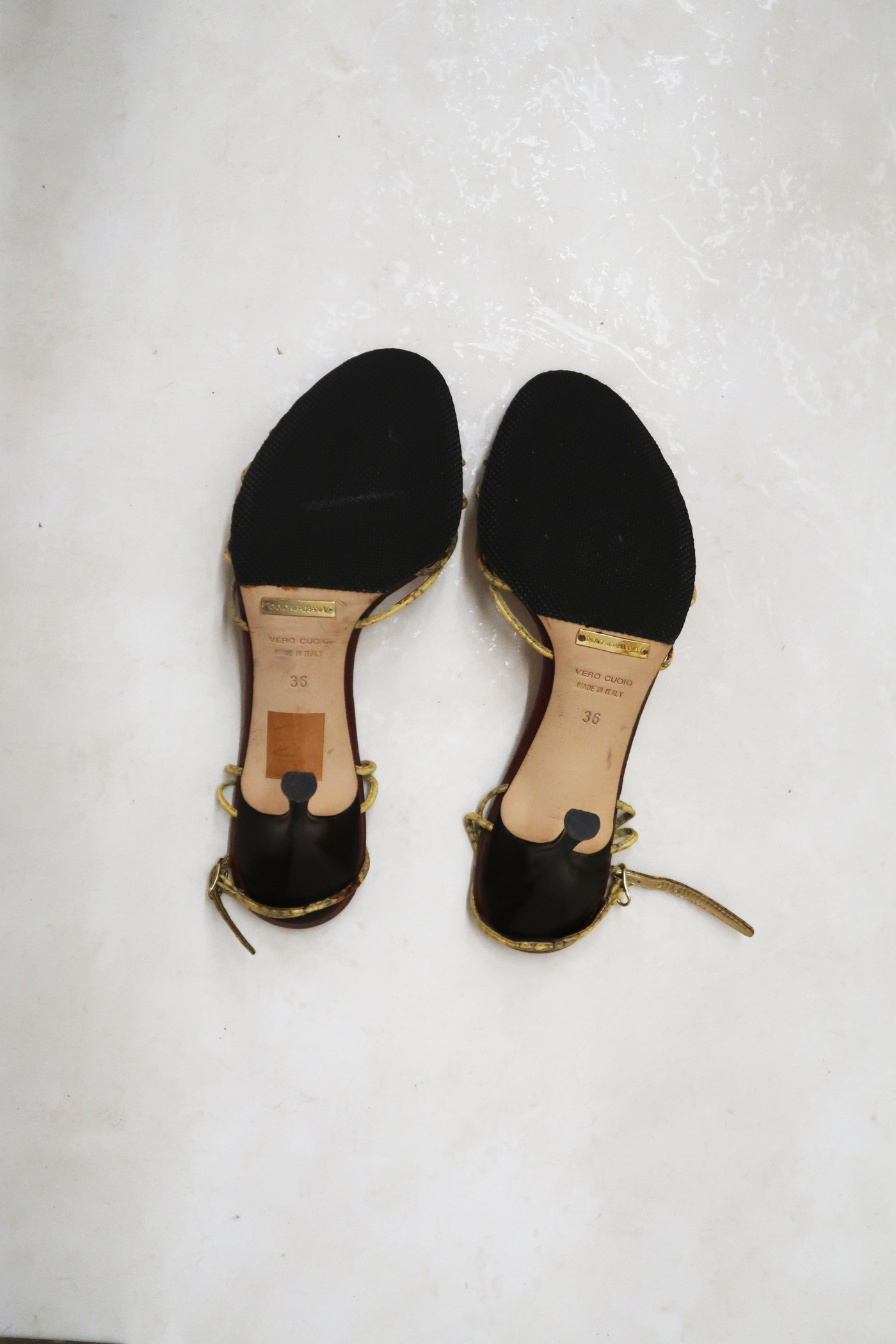 d g 2000s gold strappy heels
