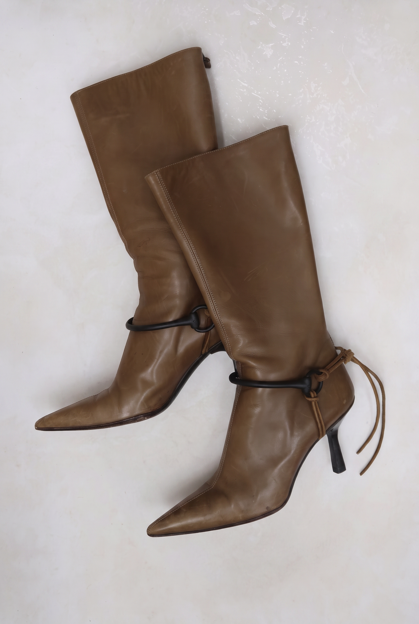 gucci by tom ford fw 1999 caramel horsebit boots
