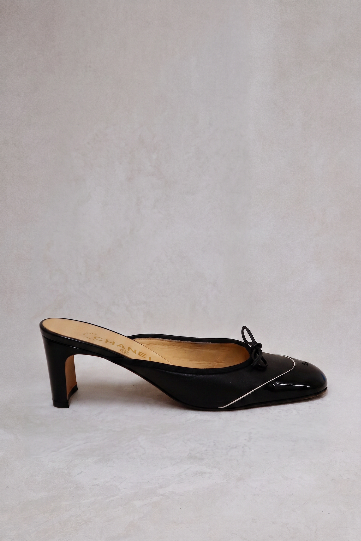 chanel 2000s black bow heels