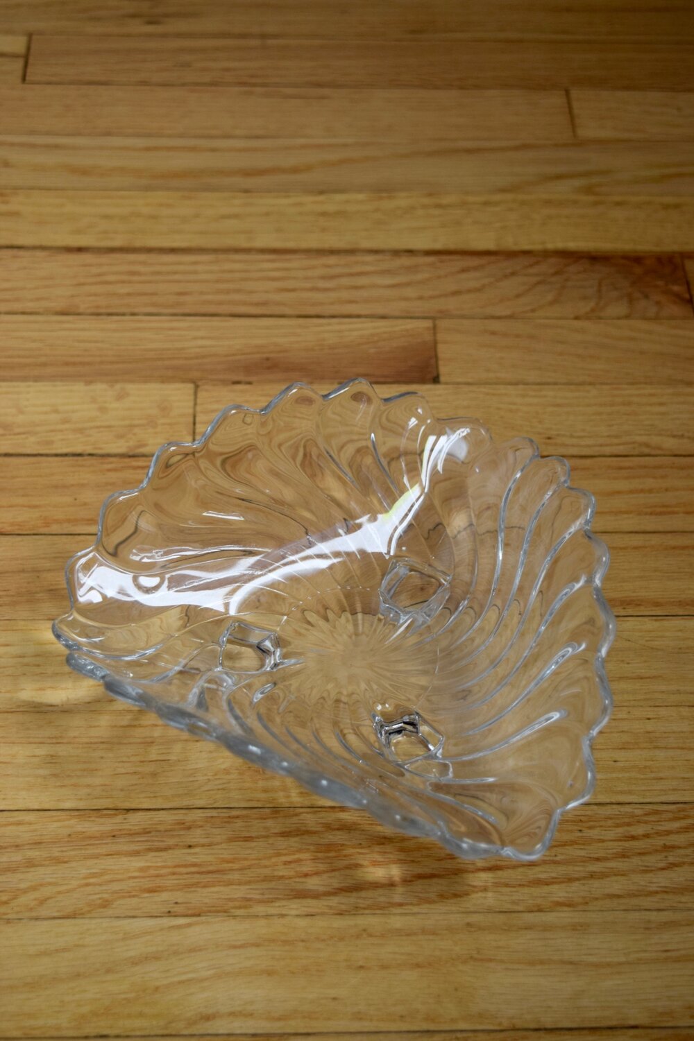Vintage Footed Wavy Catchall