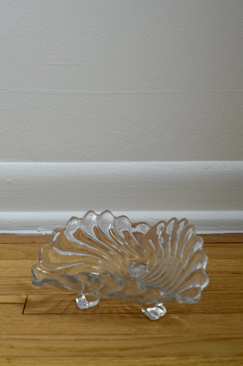Vintage Footed Wavy Catchall
