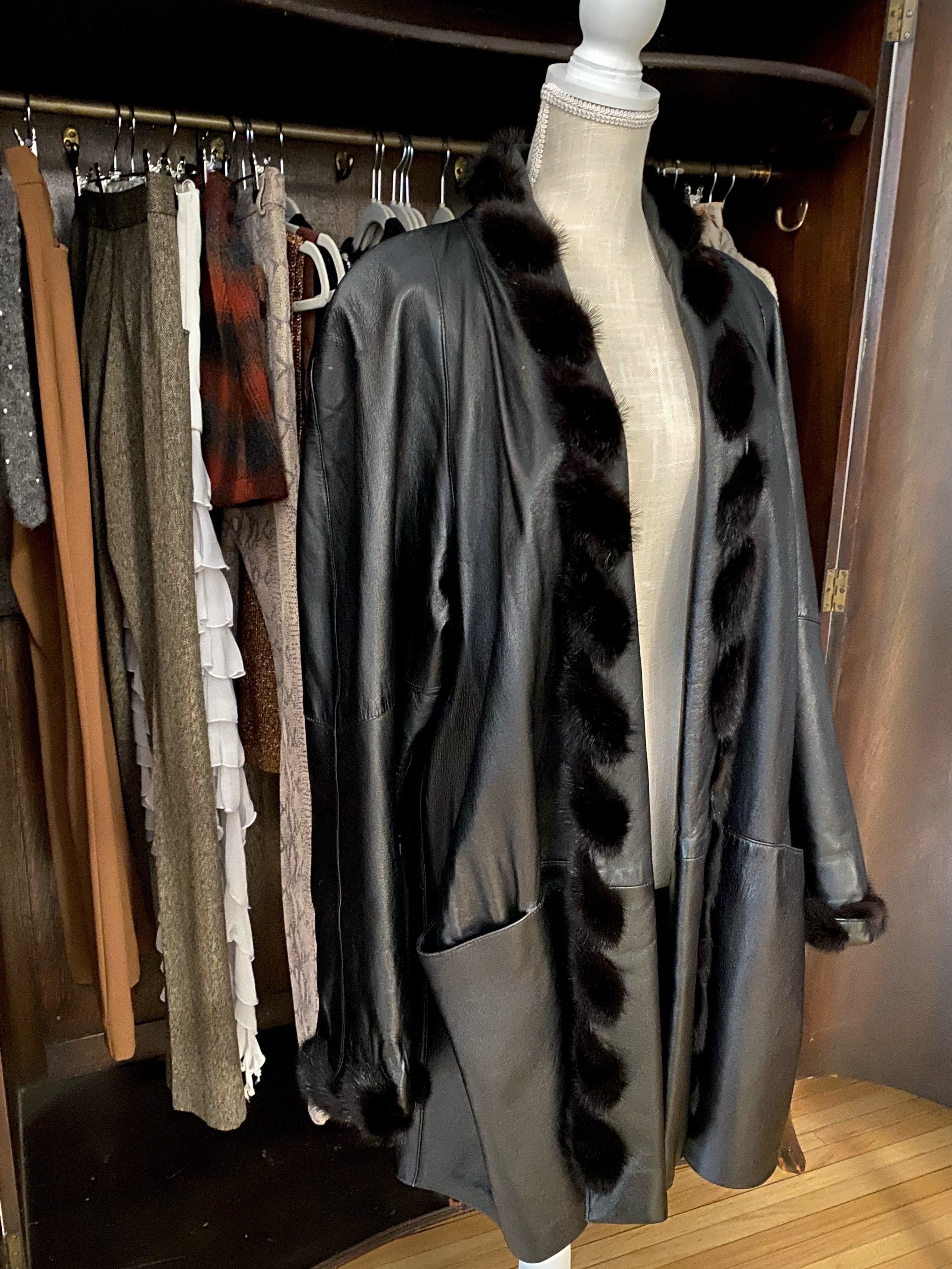 Vintage Mink-lined Coat (XL)